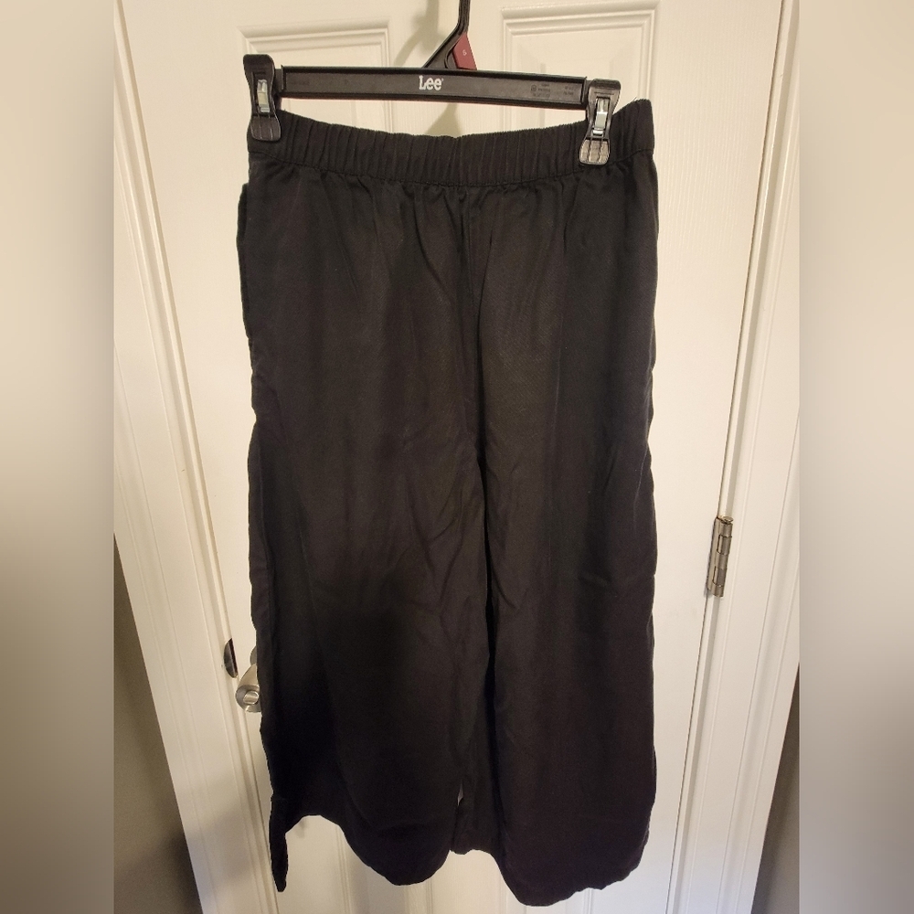 LOFT Black Wide-Leg Pants, Cropped - Picture 5 of 6